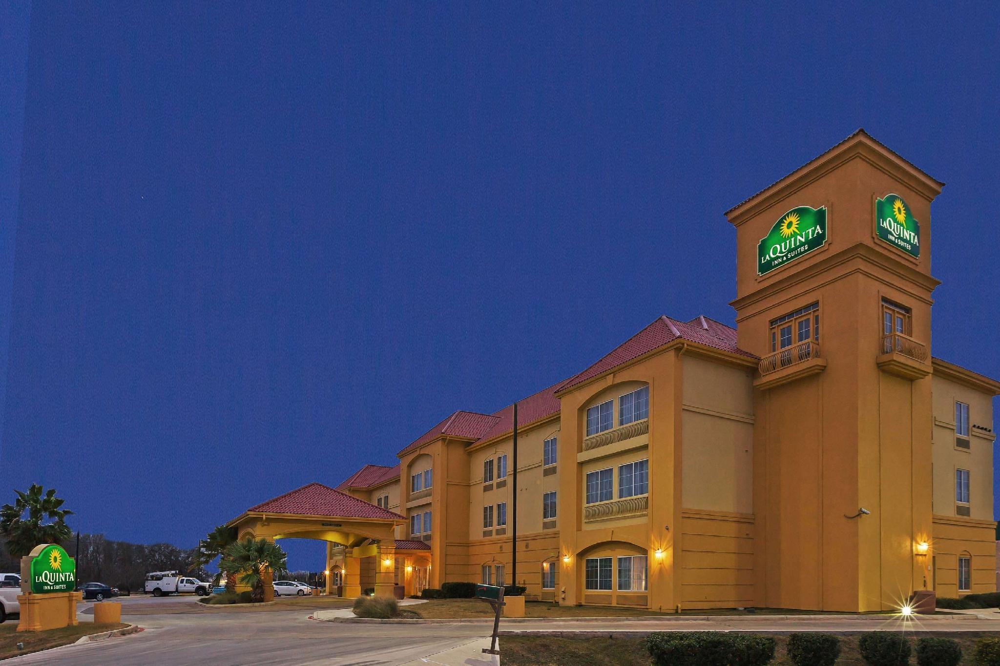 La Quinta By Wyndham Hotel