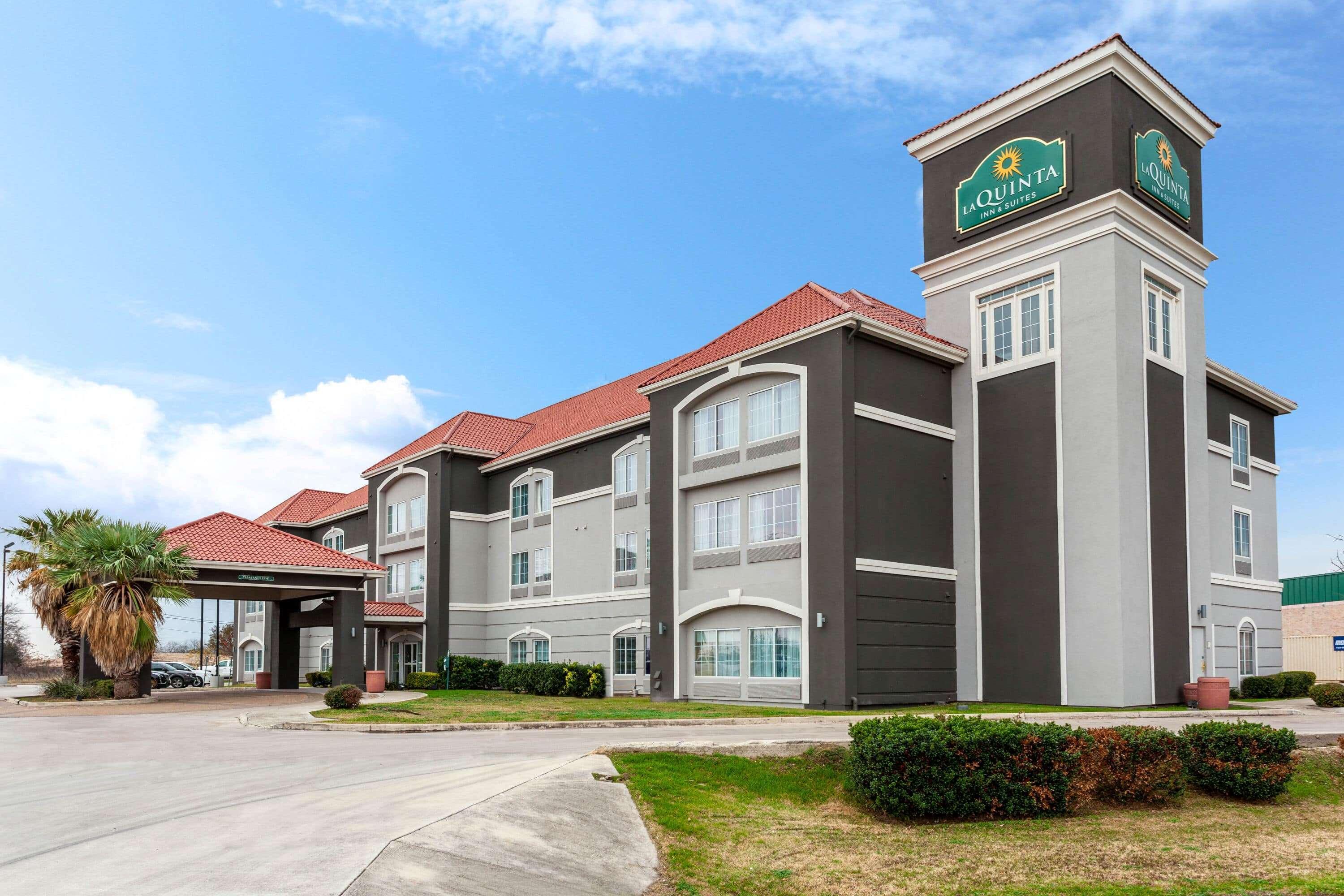 La Quinta By Wyndham Hotel